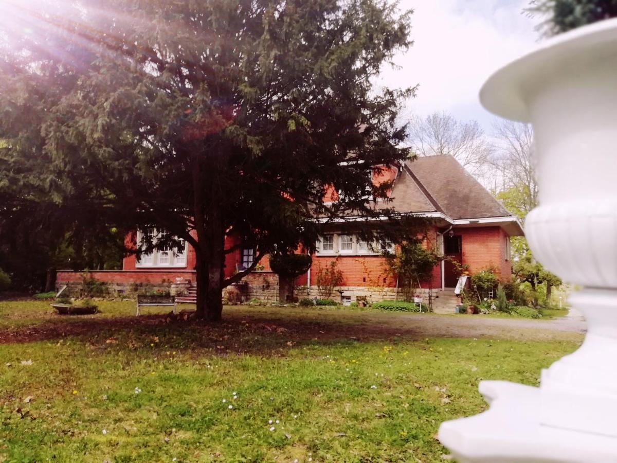 Domaine De La Cote Aux Chats Bed & Breakfast Montieramey